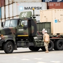 Rozładunek amerykańskich pojazdów logistycznych w gdańskim DCT