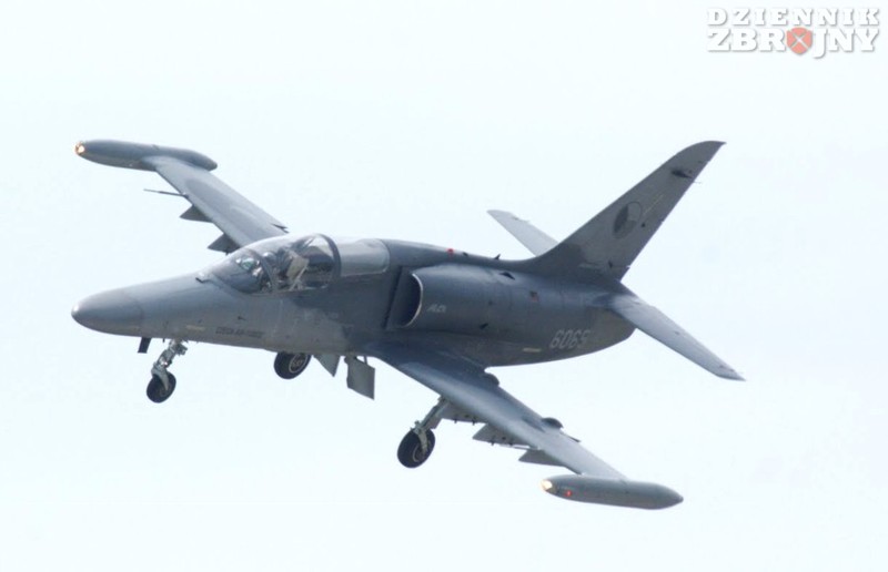 dodaj nazwę zdjęcia