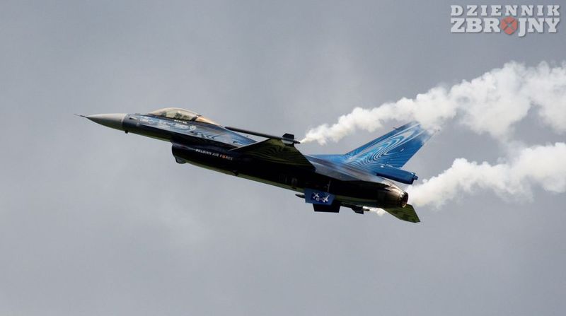 dodaj nazwę zdjęcia