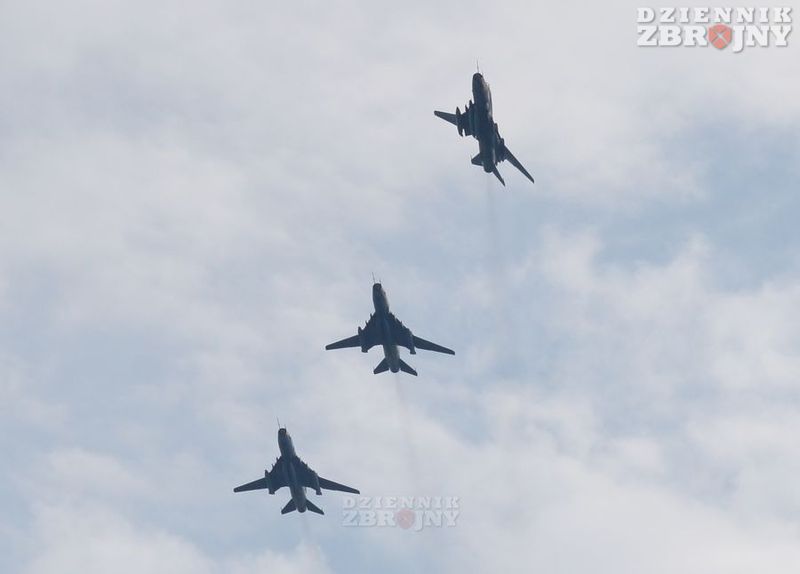 Su-22M4K w rozejściu