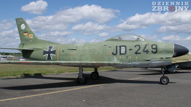 dodaj F-86D Sabre lotnictwa zachodnich Niemiec.