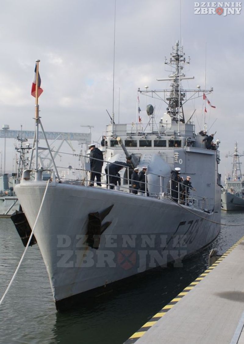 Manewr cumowania w gdyńskim porcie