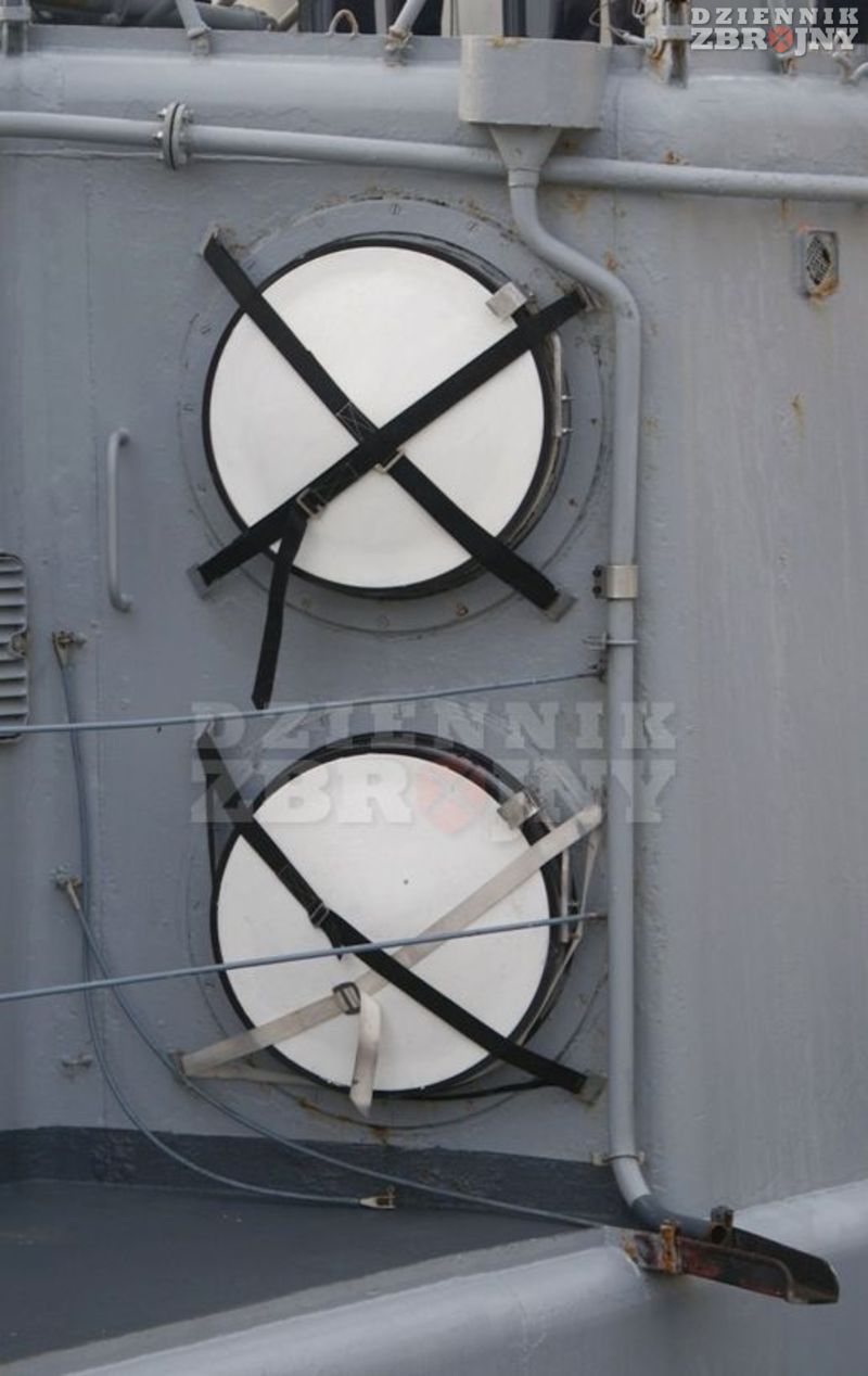 Zewnętrzne pokrywy wyrzutni torped