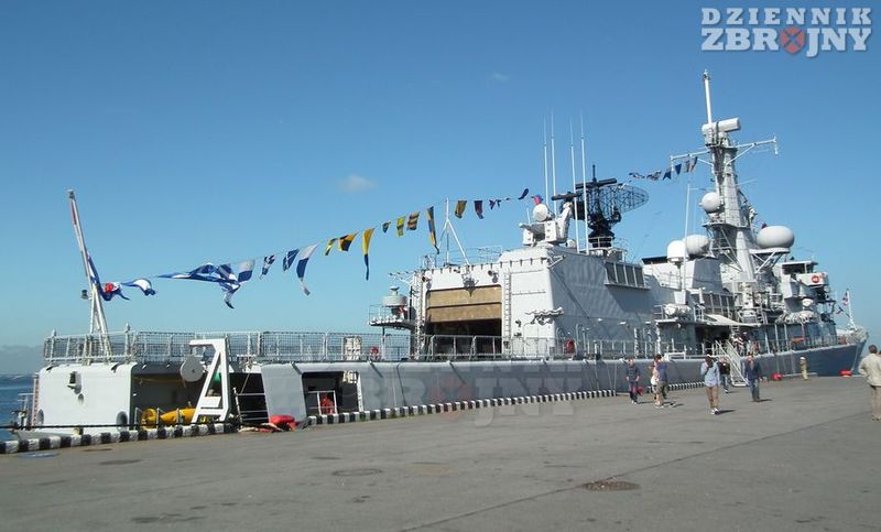 Holenderska fregata Van Amstel typu Karel Doorman