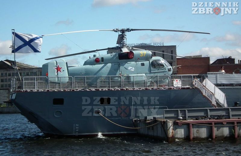 Śmigłowiec  Ka-27PŁ na pokładzie fregaty Stierieguszczyj