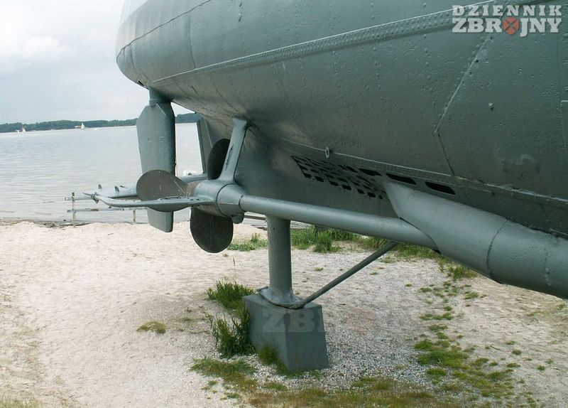 U-995, muzeum na plaży.