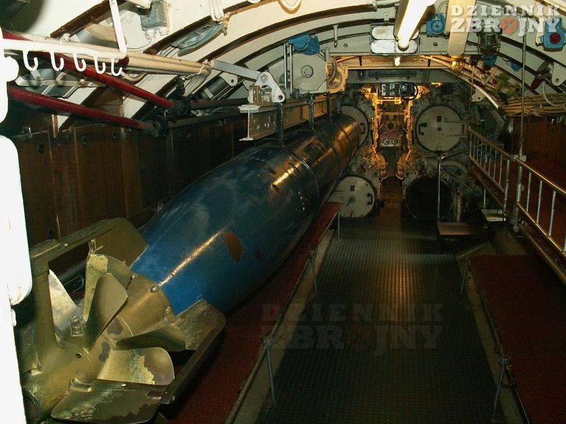 U-995, muzeum na plaży.