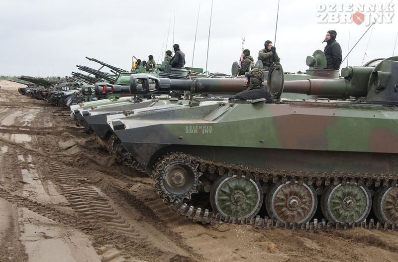 Zgrupowanie liczyło circa 100 wozów.