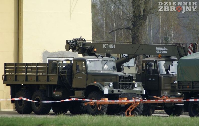 Motoryzacyjny rarytas na posterunku, ciężarowy Kraz.