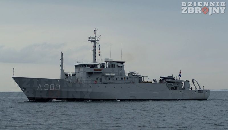 Holenderski okręt wsparcia sił przeciwminowych HNLMS Mercuur.