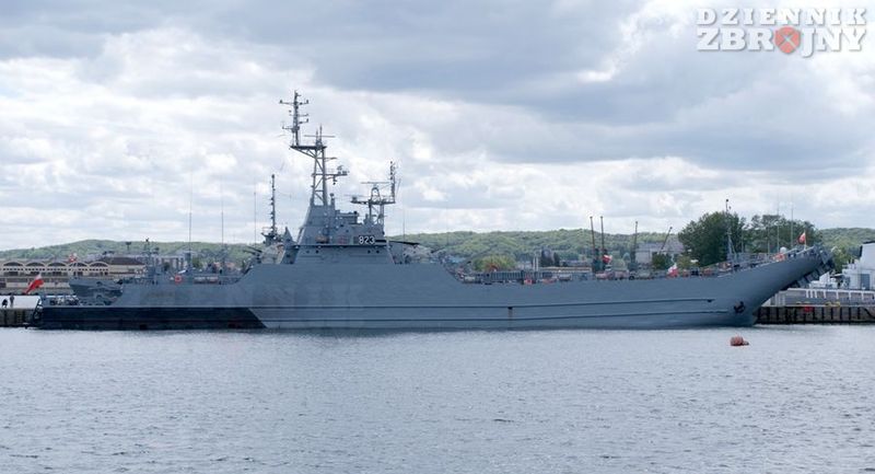 ORP Kraków w oksywskiej bazie.