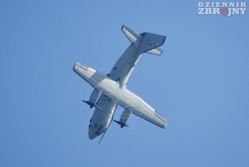 Akrobacje transportowca C-27J Spartan.