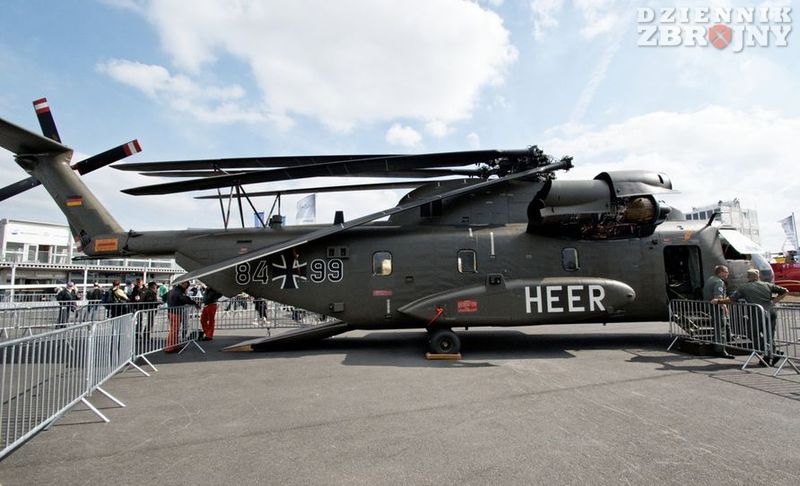 Ciężki śmigłowiec transportowy Sikokrsy CH-53GA.