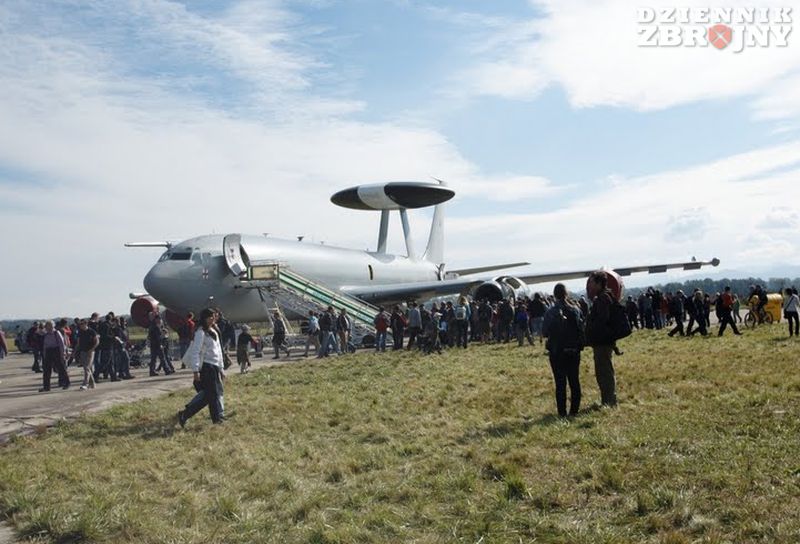 Jeden z latających talerzy, E-3 AWACS. 