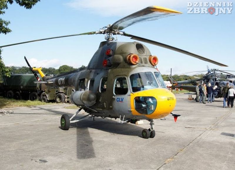 Kolejny Polski akcent, poczciwy Mi-2 lotnictwa wojskowego Czech. 
