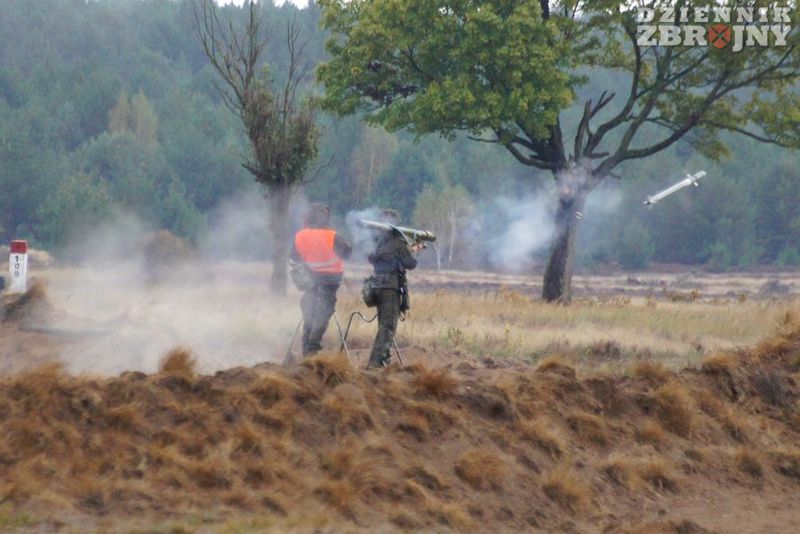 Zwalczanie celów przez zestaw przeciwlotniczy Grom.