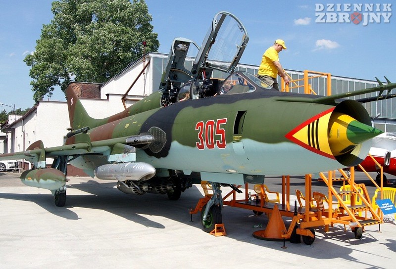 Ciągle w WZL-2 prowadzone są pewne prace przy samolotach Su-22. 