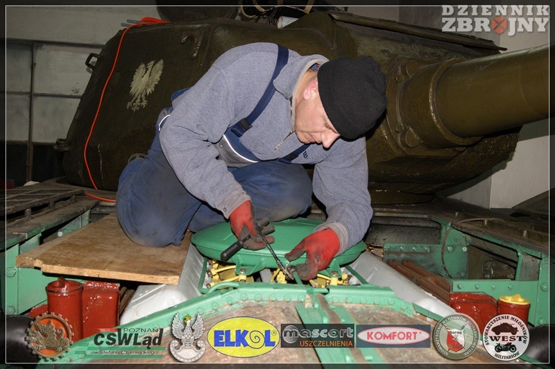 Remont ciężkiego czołgu IS-2