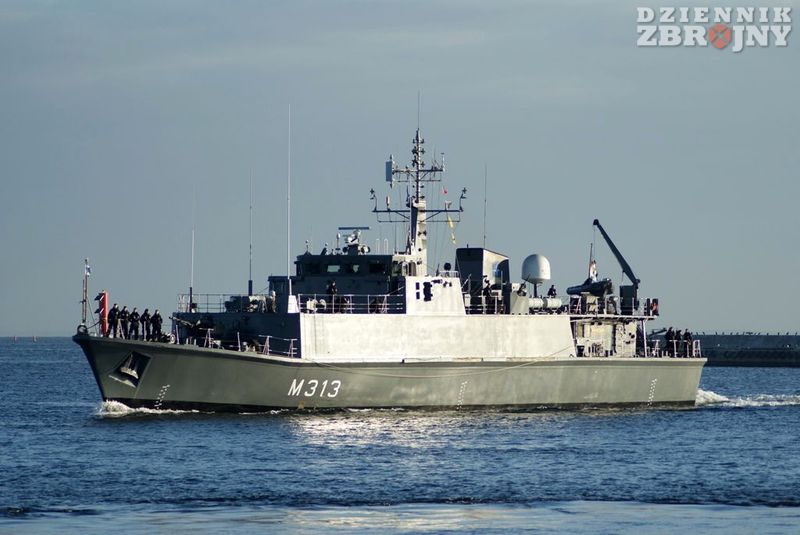 Estoński niszczyciel min Admiral Cowan, częsty gość gdyńskiego portu.