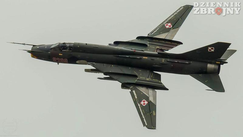 Piknik lotniczy 30 lat służby Su-22. 
