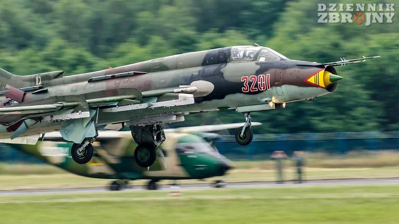 Piknik lotniczy 30 lat służby Su-22. 