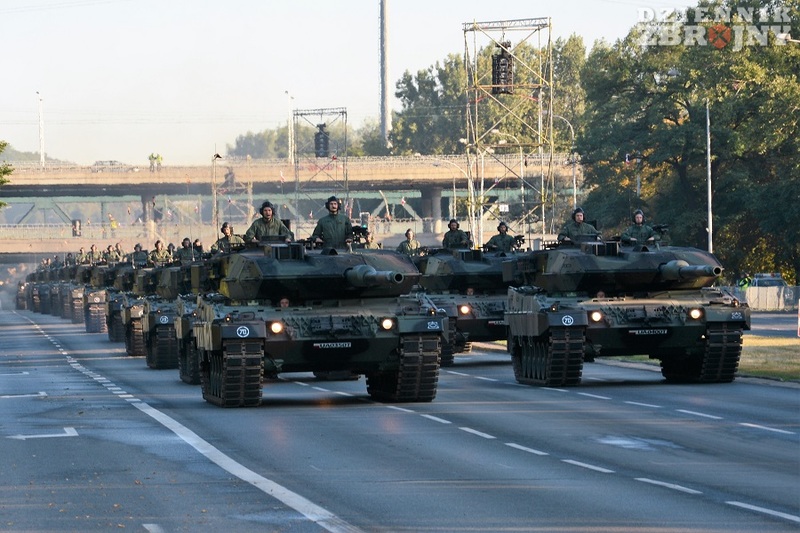 Czołgi Leopard 2A5 z 1. Brygady Pancernej. 